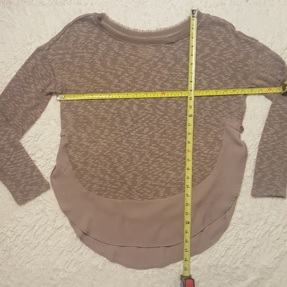 Deletta Nubby Circle Taupe Sweater Top - Picture 6 of 8